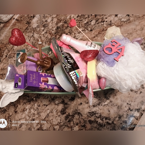 Luxurious Bath & Body Gift Set - Green Pamper Me - Picture 6 of 14